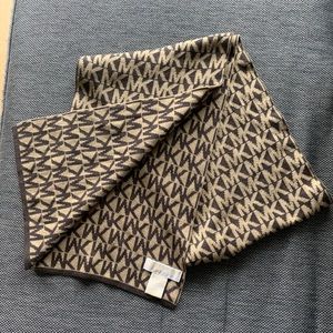 Michael Kors logo scarf